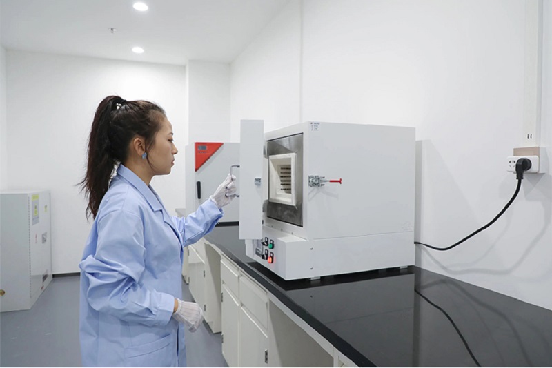 HIGH-TEMPERATURE CHAMBER