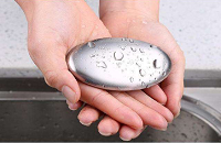 How does stainless steel soap remove odors?